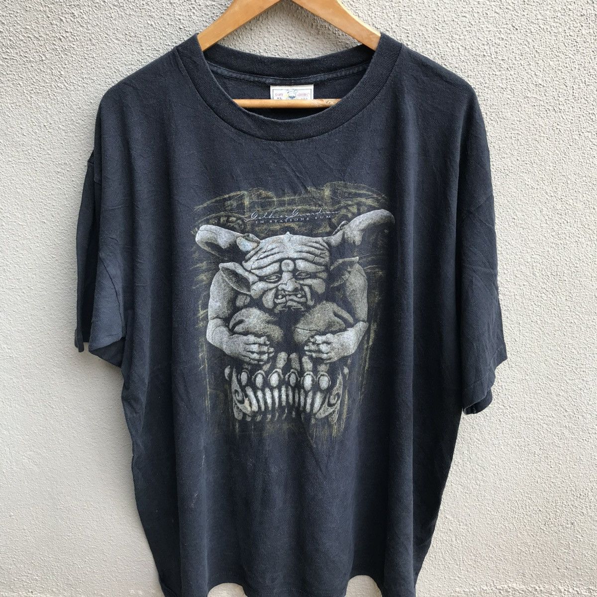Anime Vintage 90s GARGOYLES movie horror tee cartoons Size US XL / EU 56 / 4 - 2 Thumbnail