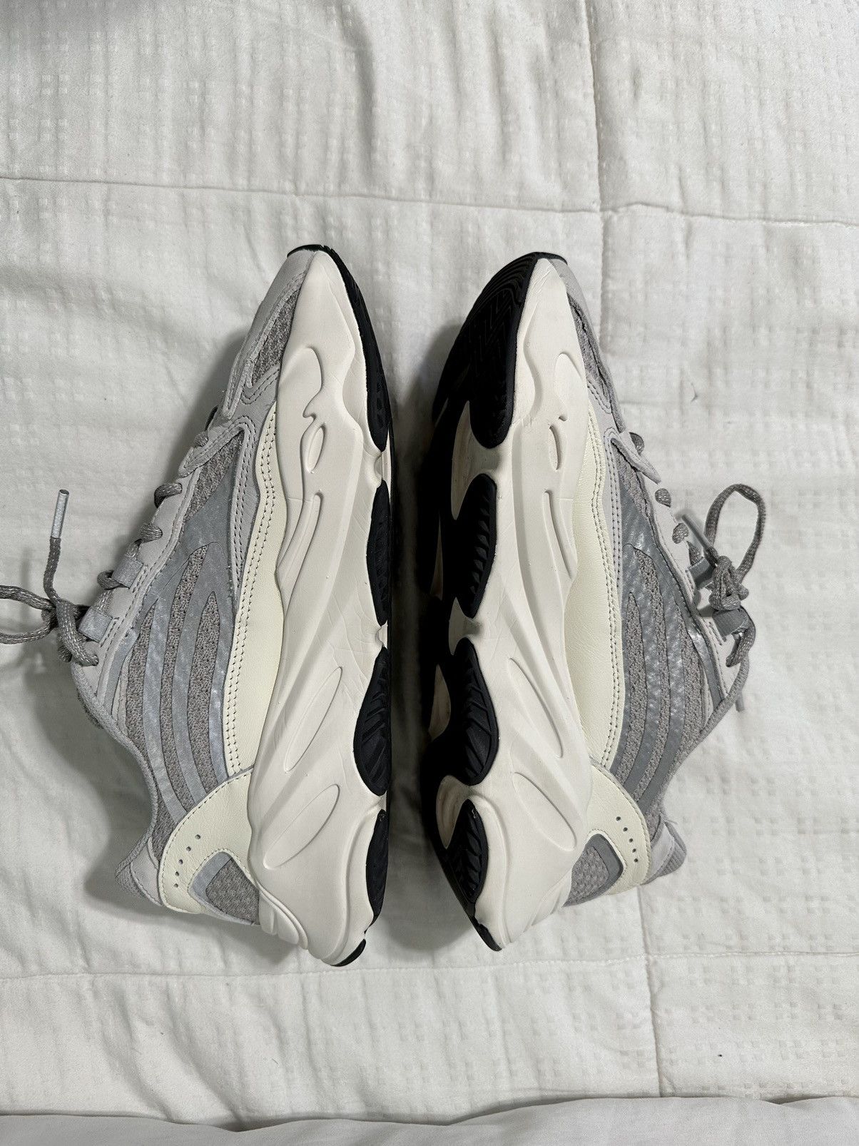 Adidas Yeezy 700v2 Static(2022) size 8 Size US 8 / EU 41 - 5 Thumbnail
