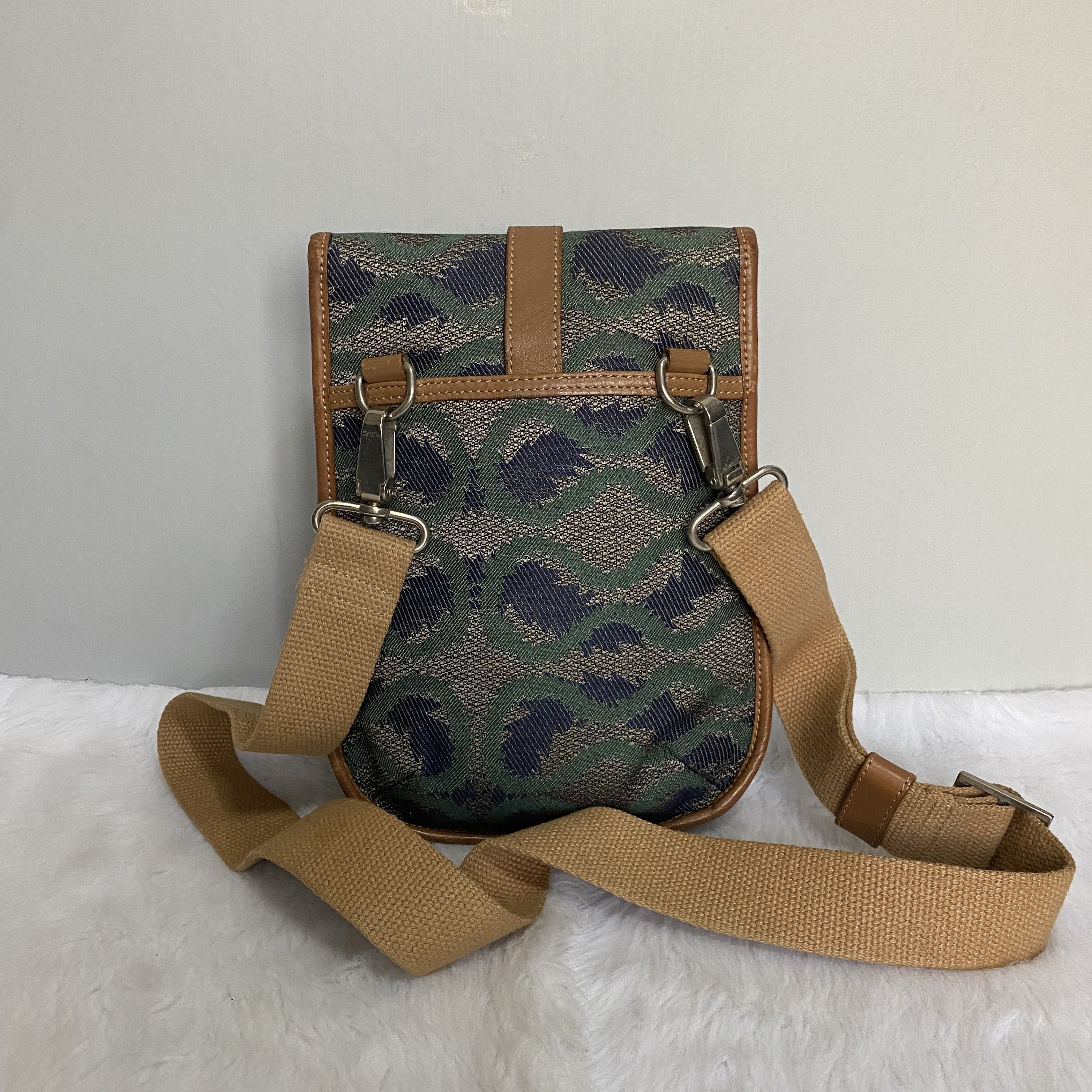 Vintage × Vivienne Westwood Vivienne Westwood Blue Green Safari Crossbody Bag Size ONE SIZE - 4 Thumbnail
