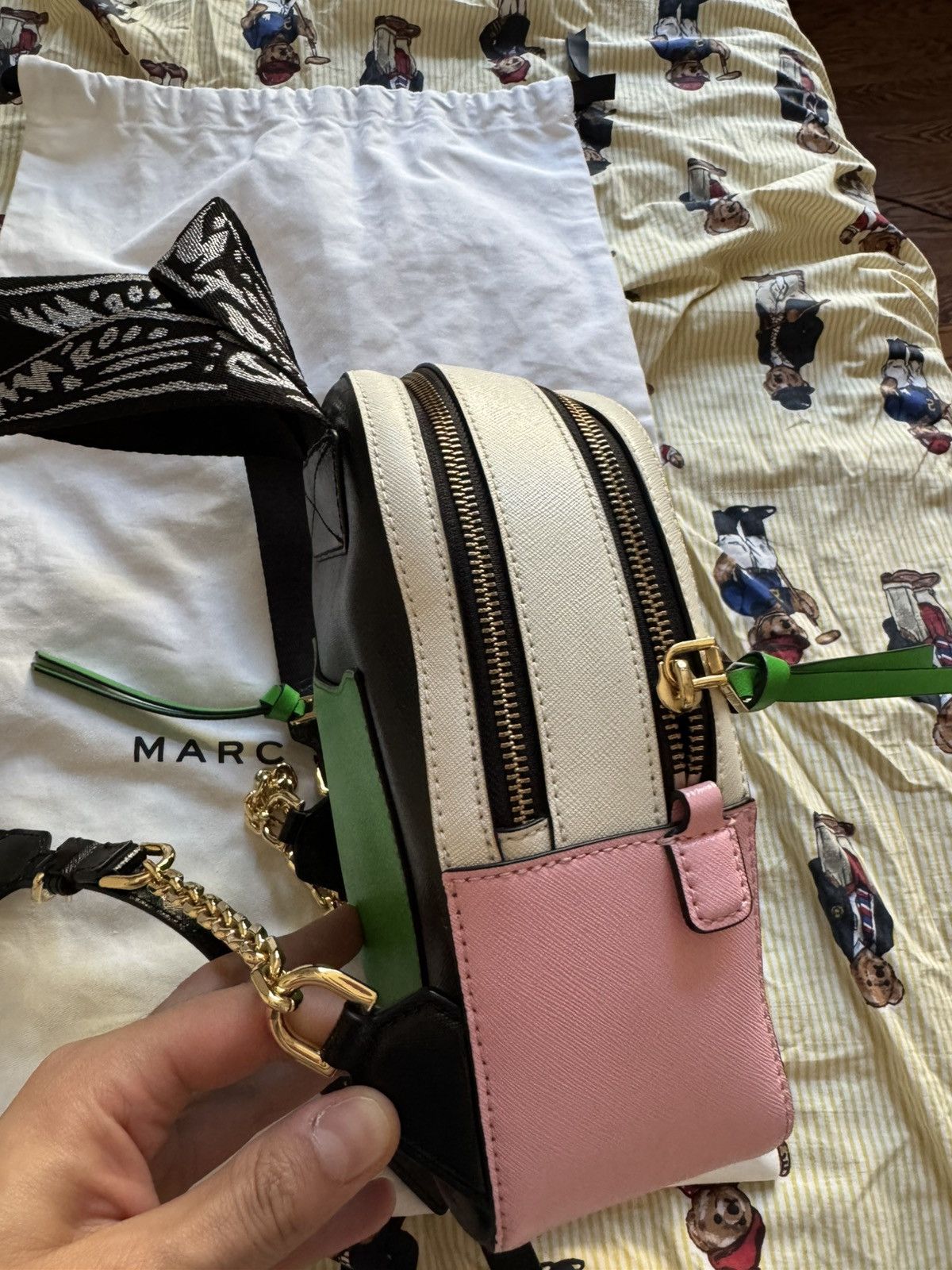 Marc Jacobs Marc Jacobs Cow Leather Snapshot Backpack Porcelain Size ONE SIZE - 2 Thumbnail