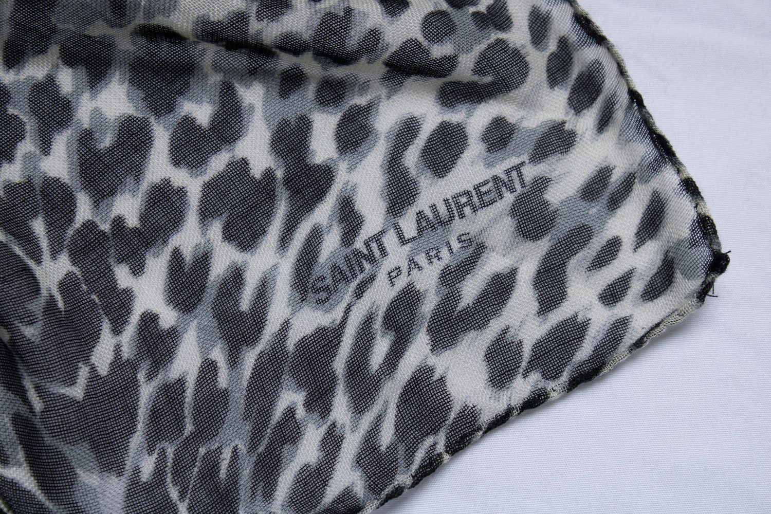 Saint Laurent Paris Saint Laurent, leopard printed square scarf Size ONE SIZE - 3 Thumbnail