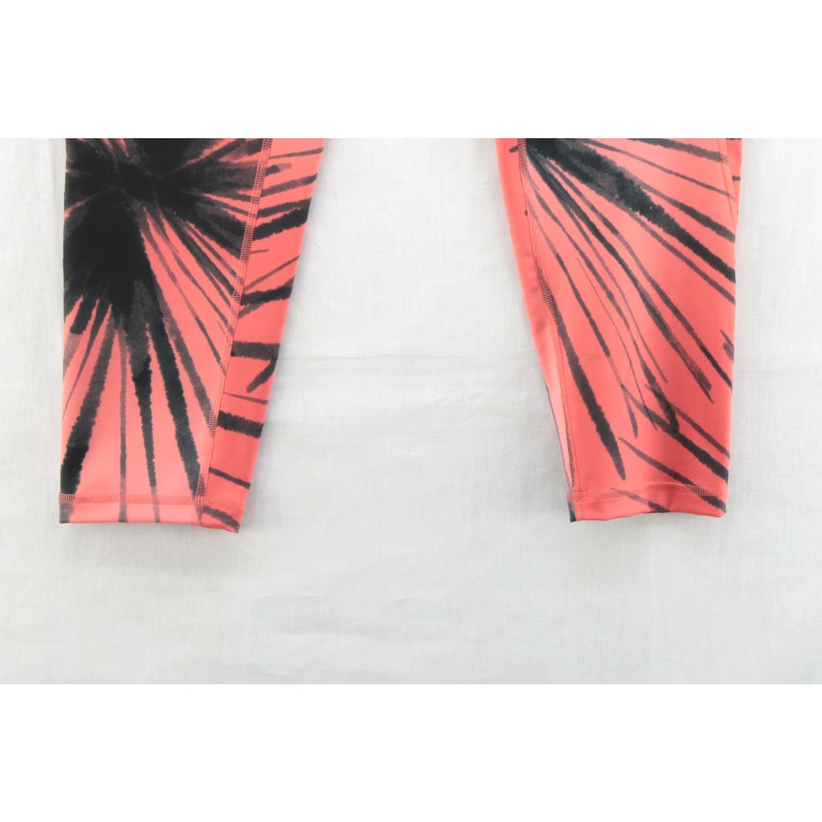 Adidas Adidas Leggings Womens 1X HONORE 11H Tiger Print Scarlet Activewear Yoga Studio Training 26 Inseam Size 40" / US 18 - 3 Thumbnail