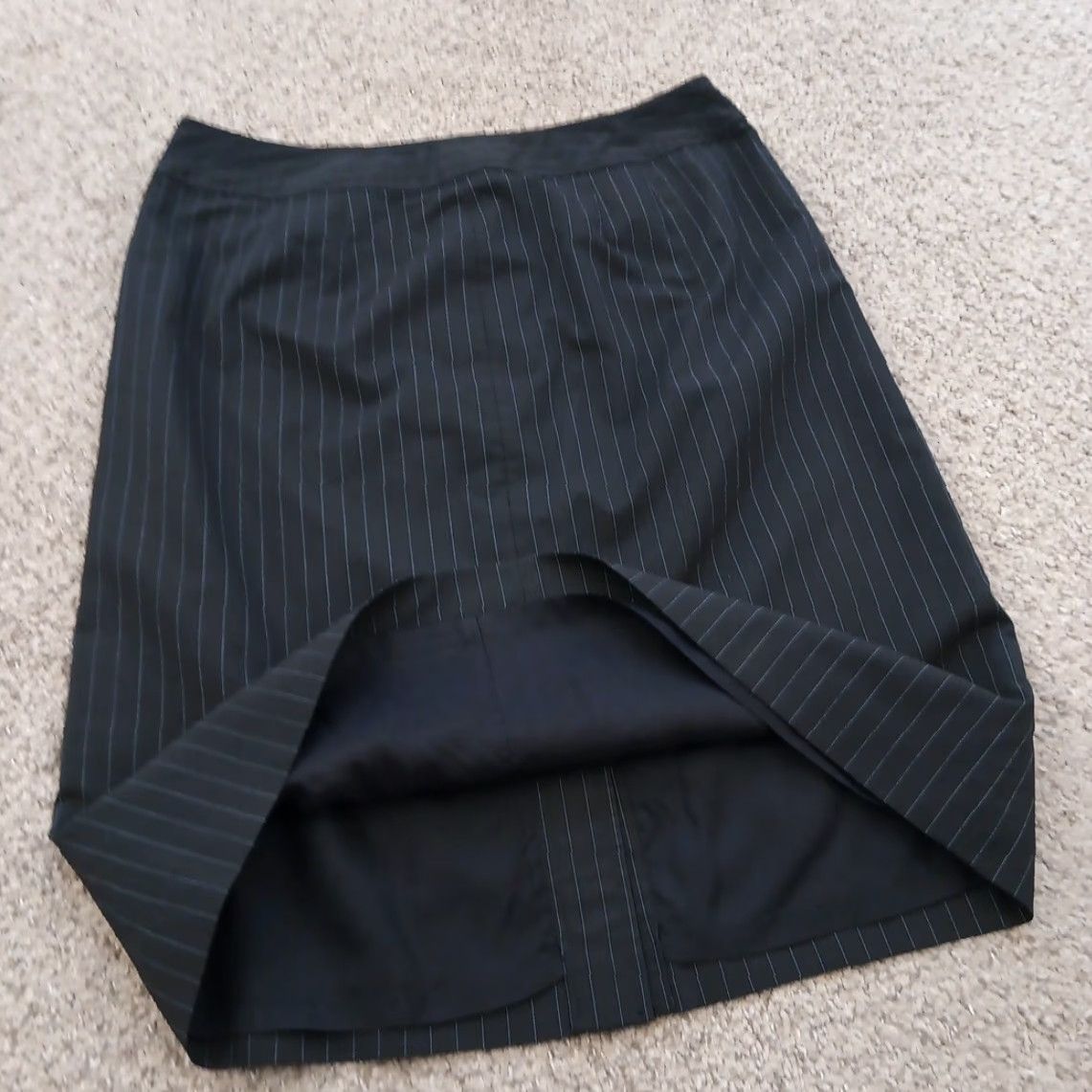 Loft Ann Taylor Loft Skirt Knee Length Black Blue Striped Button Front Lined Size 6 Womens Pencil Straight Pockets Regular Dry Clean Only LOFT Size 28" / US 6 / IT 42 - 7 Thumbnail
