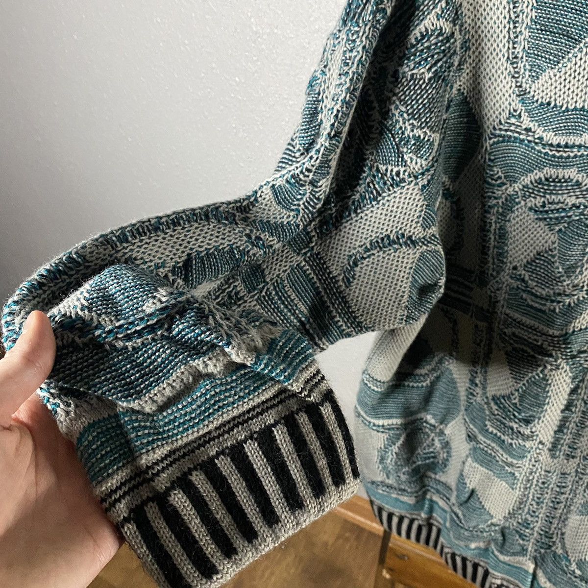 Coogi Vintage Australian Coogi Pure Wool 3D Knit Sweater Size US L / EU 52-54 / 3 - 4 Thumbnail