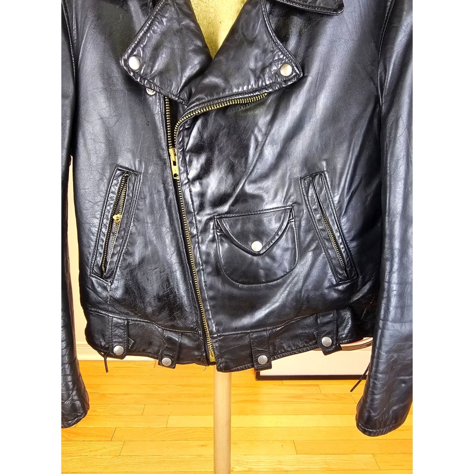 Golden Bear VINTAGE GOLDEN BEAR SHERPA SHEEPSKIN LINING MOTORCYCLE LEATHER JACKET SZ 40 BLACK Mens Jacket 60's Cross Shoulder 19in Cross Chest 23in Size US XXS / EU 40 - 3 Thumbnail