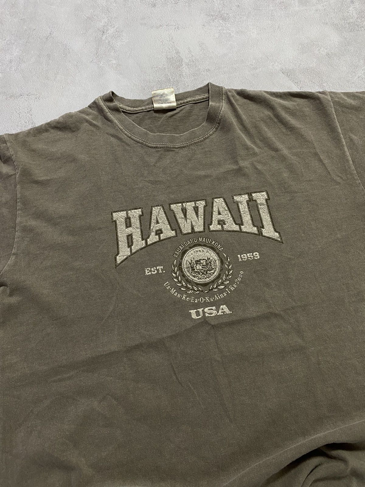 Vintage Vintage 90s T-Shirt HawaII Oversized Style Metalic USA Size US M / EU 48-50 / 2 - 2 Thumbnail