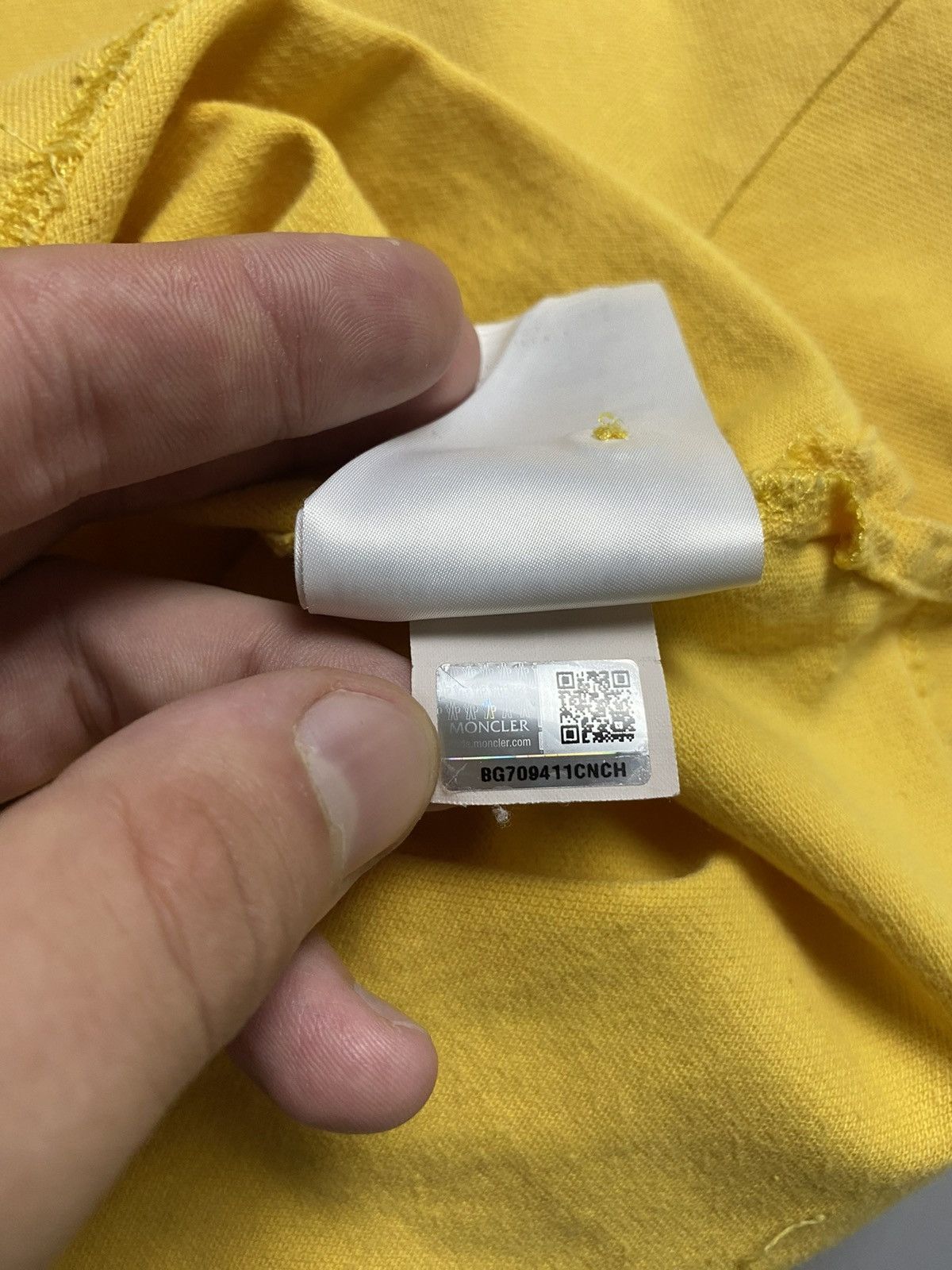 Moncler Moncler Yellow Polo Shirt 12/152 Size XS / US 0-2 / IT 36-38 - 9 Thumbnail
