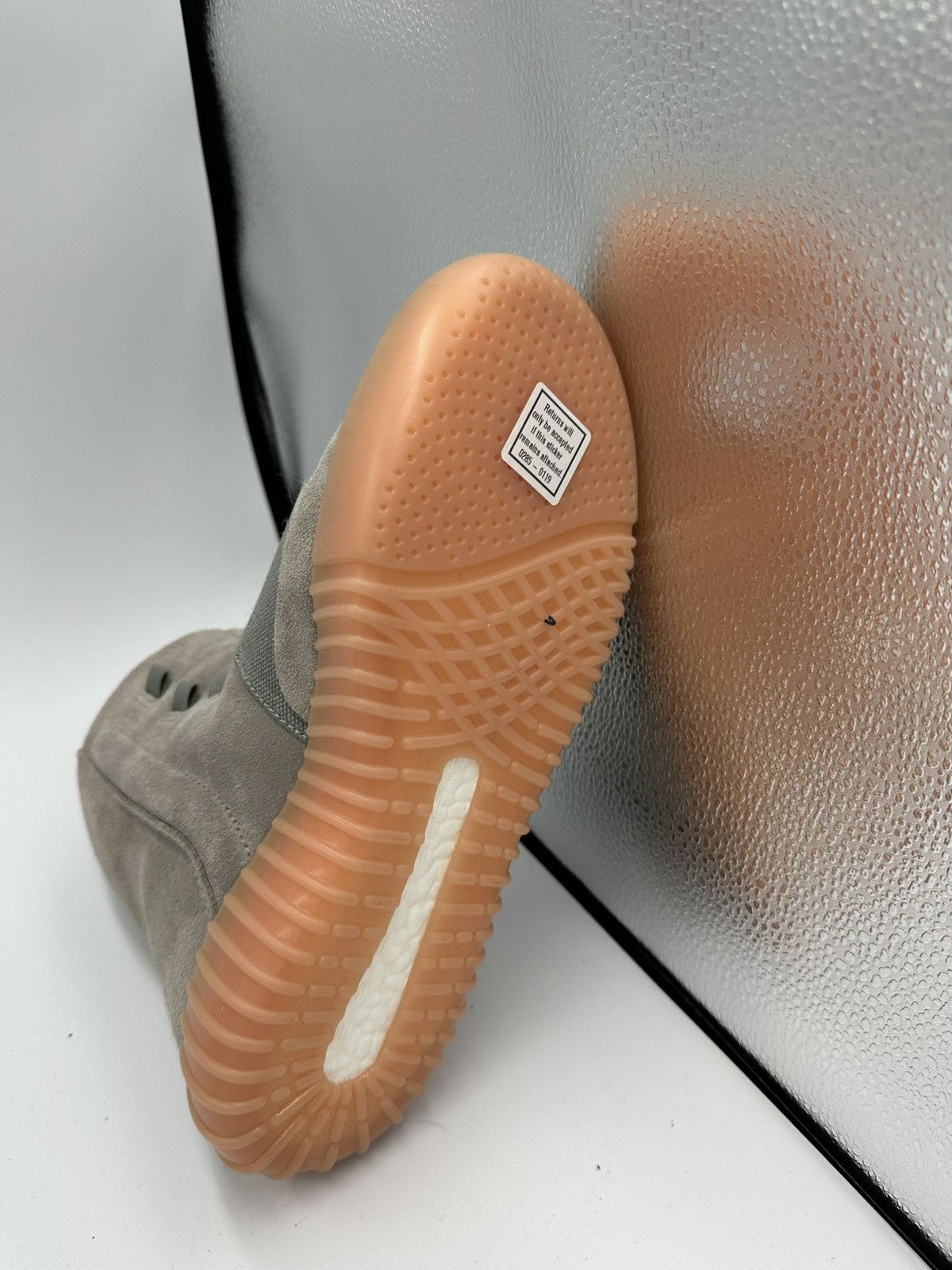 Yeezy Yeezy Boost 750 Glow in the Dark Size US 7 / EU 40 - 11 Thumbnail