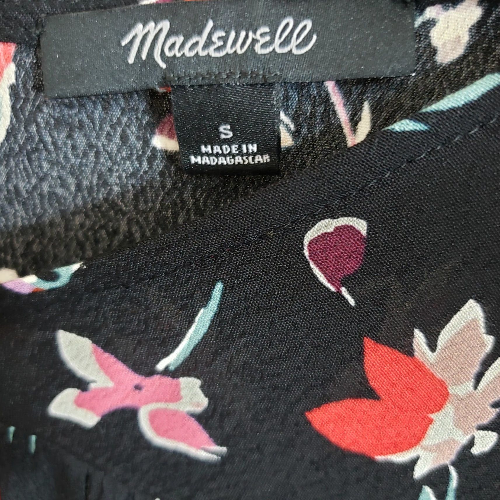 Madewell VINTAGE Madewell Womens Drifting Flowers Rhyme Top Sz Small Black Red Floral Size S / US 4 / IT 40 - 5 Thumbnail