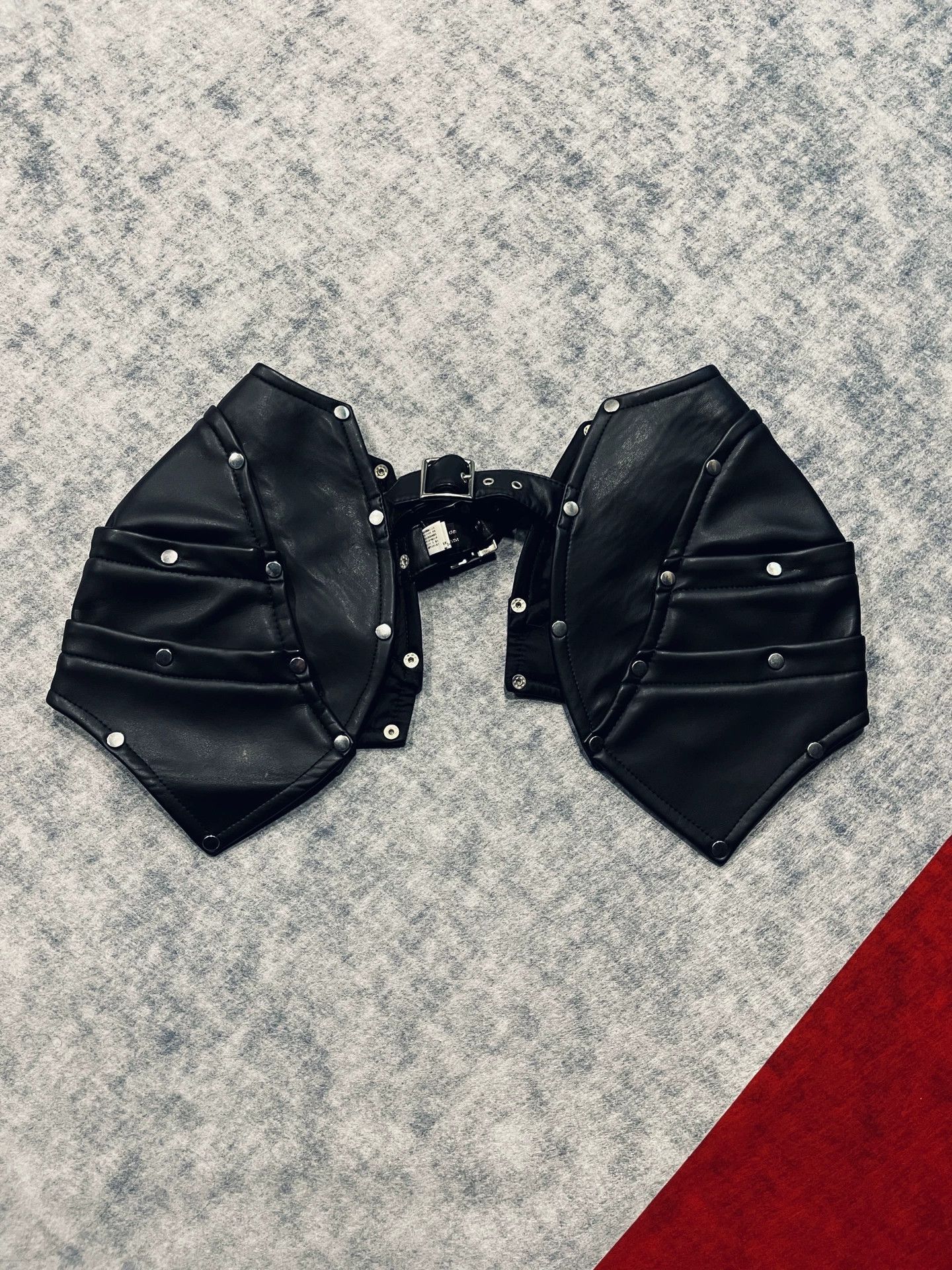 Comme des Garcons black leather armor-inspired accessory Size ONE SIZE - 1 Thumbnail