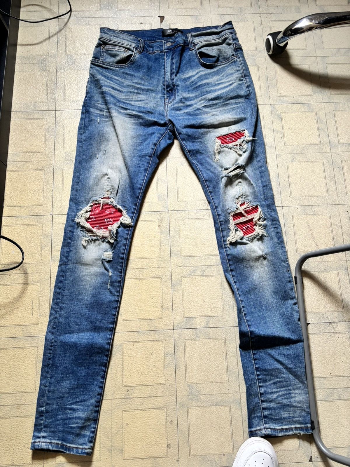Amiri Amiri Crystal Thrasher Distressed Jeans In Black RRP