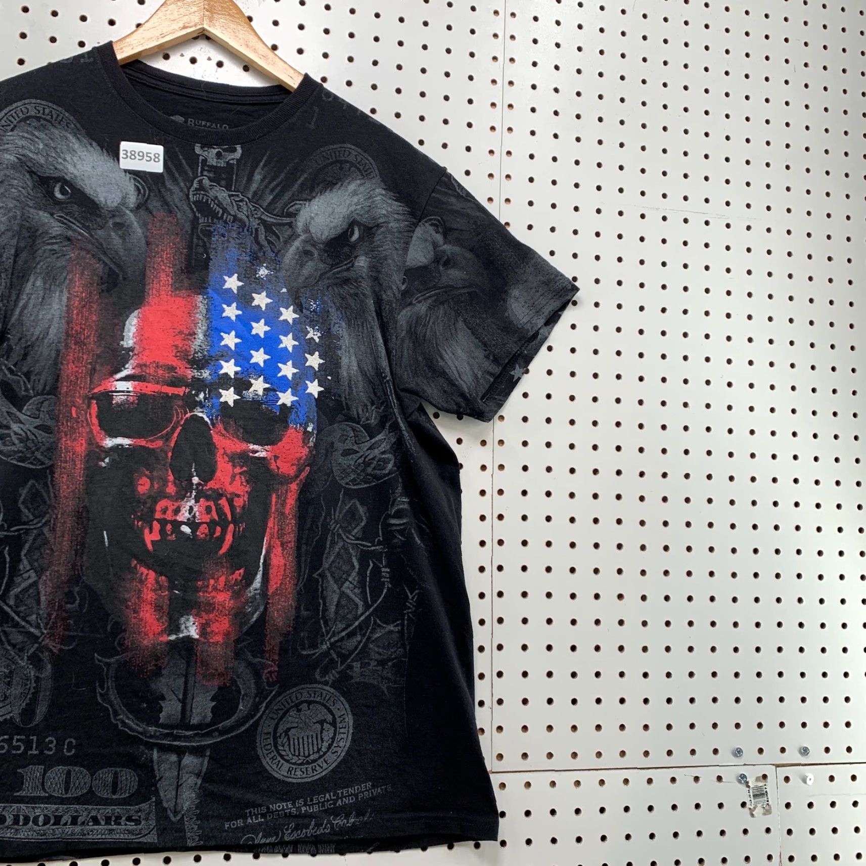 Vintage VINTAGE Y2K Buffalo Outdoors Graphic Print T-Shirt Men's L Black Skull USA Theme Size US L / EU 52-54 / 3 - 5 Thumbnail