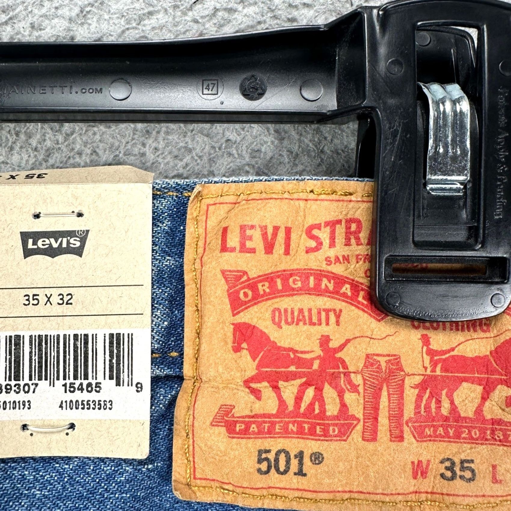 Levi's Levi's 501 Jeans Straight Leg Mens 35X32 Blue Distressed Red Tab 5 Pockets NEW Size US 35 - 4 Thumbnail