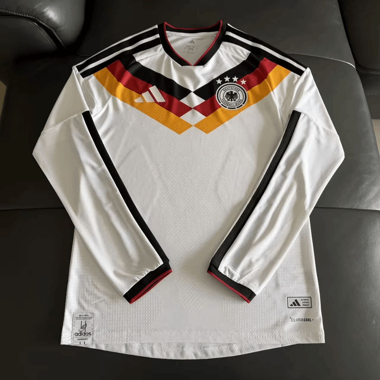 Other 2026 Germany Jersey World Cup Home Longsleeve L Size US L / EU 52-54 / 3 - 1 Thumbnail