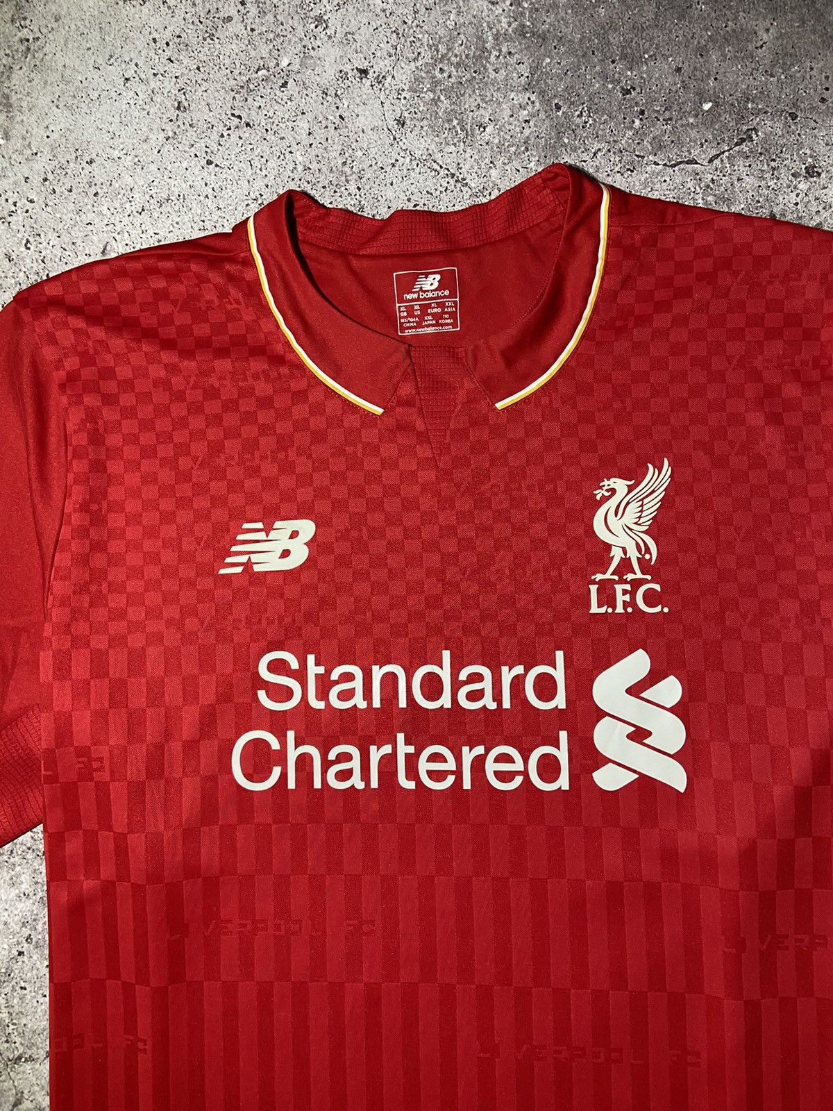 New Balance 💥Liverpool Lallana #20 player soccer jersey t-shirt‼️ Size US XL / EU 56 / 4 - 6 Thumbnail