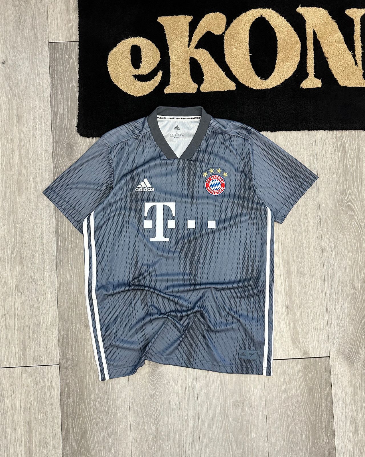 Adidas 2018 Adidas FC Bayern Munich Gray Soccer Jersey Kit - Large Size US L / EU 52-54 / 3 - 1 Thumbnail