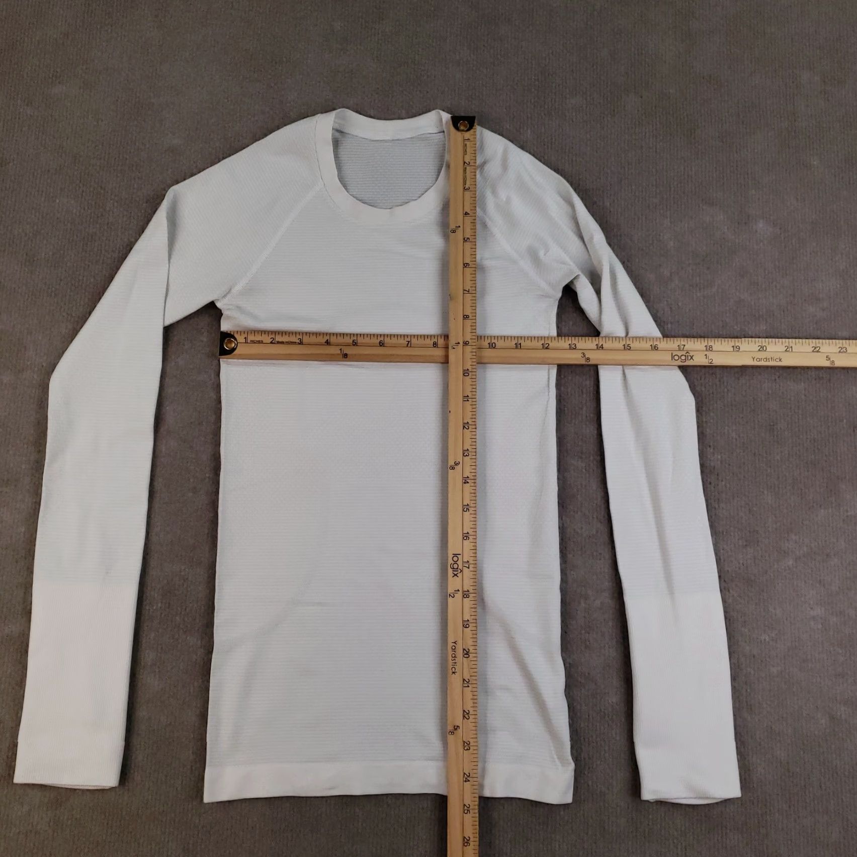 Lululemon Lululemon Shirt Womens XS White Vent Tech Long Sleeve Seamless Run Thumbholes Size S / US 4 / IT 40 - 2 Thumbnail