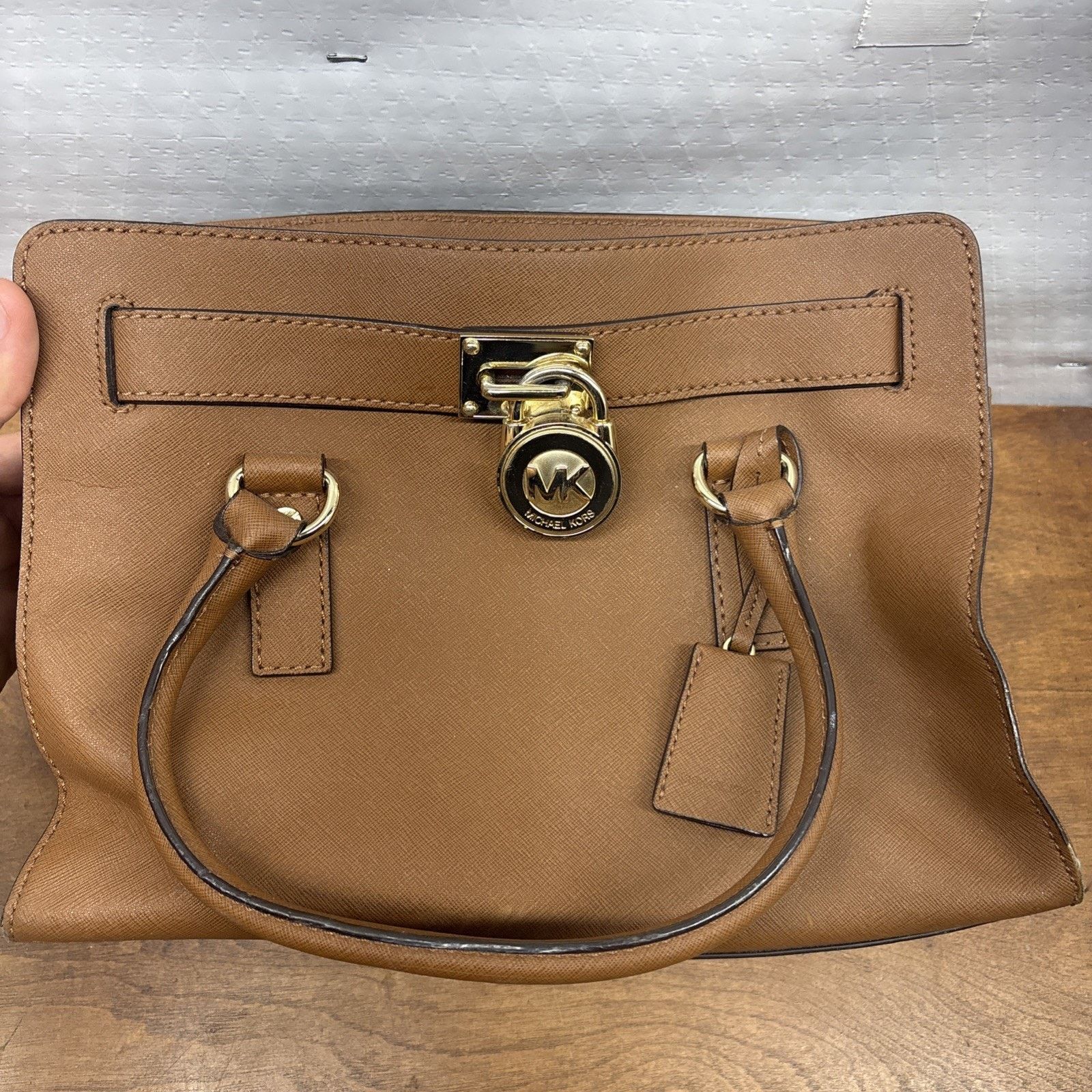 Michael Kors Michael Kors Hamilton Saffiano Leather Medium Handbag Size ONE SIZE - 1 Thumbnail