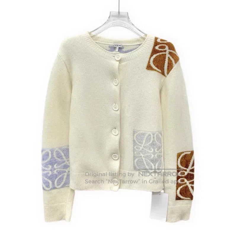 Loewe Loewe Beige logo flock wool round-neck single-breasted lon Size XS / US 0-2 / IT 36-38 - 1 Thumbnail