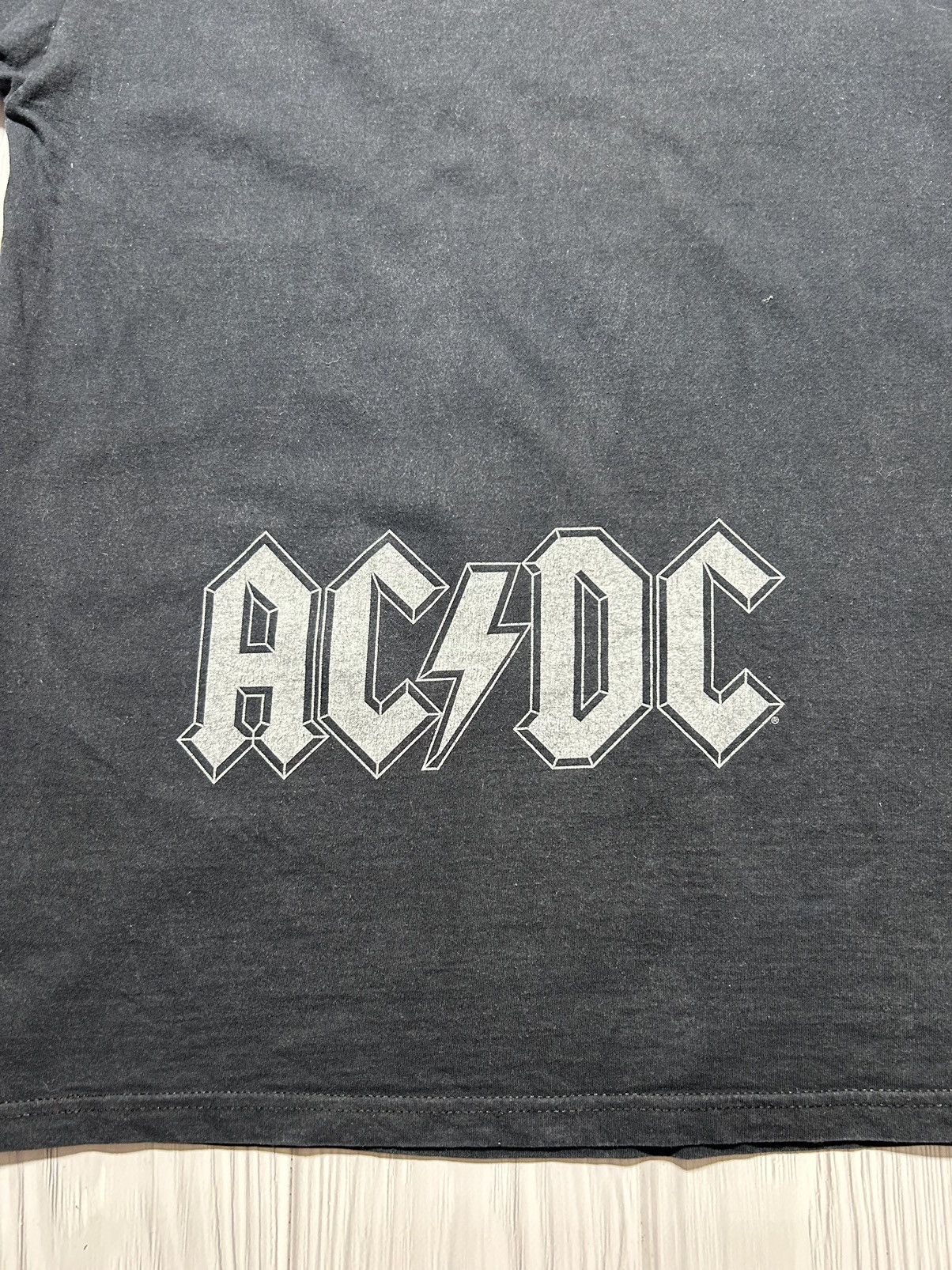 Band Tees Vintage 2004 AC DC For Those About to Rock We Salute You Tee Size US L / EU 52-54 / 3 - 14 Thumbnail