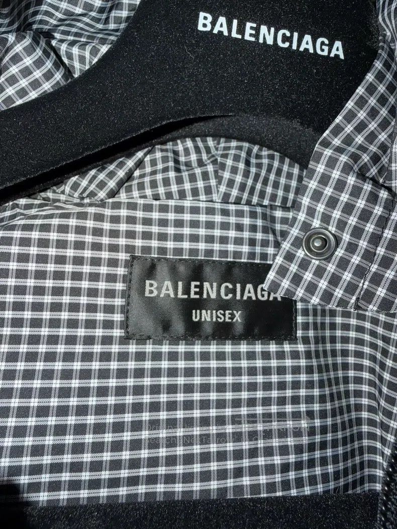 Balenciaga Balenciaga Plaid Full Print Zippered Hooded Pocket Long Sl Size US M / EU 48-50 / 2 - 3 Thumbnail