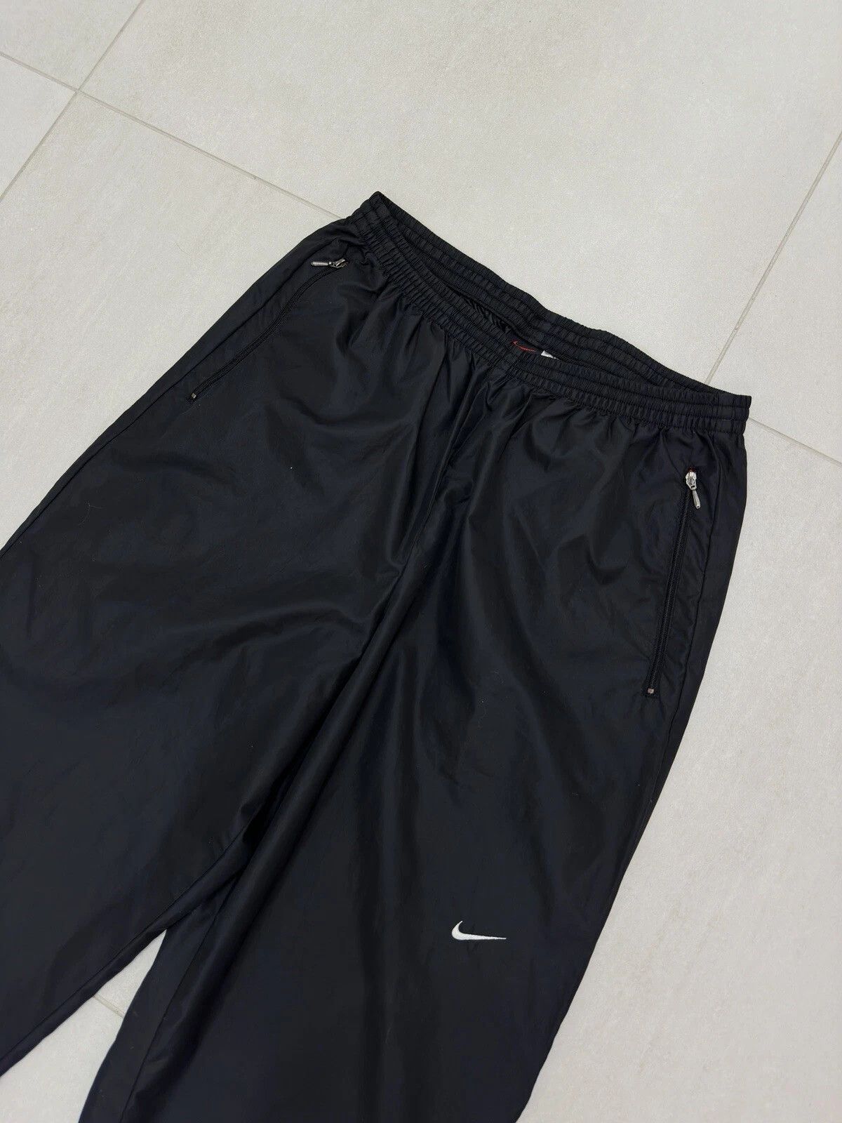 Nike VINTAGE 2000s NIKE NYLON Track Sniny y2k PANTS Y2K MENS Size US 32 / EU 48 - 12 Thumbnail