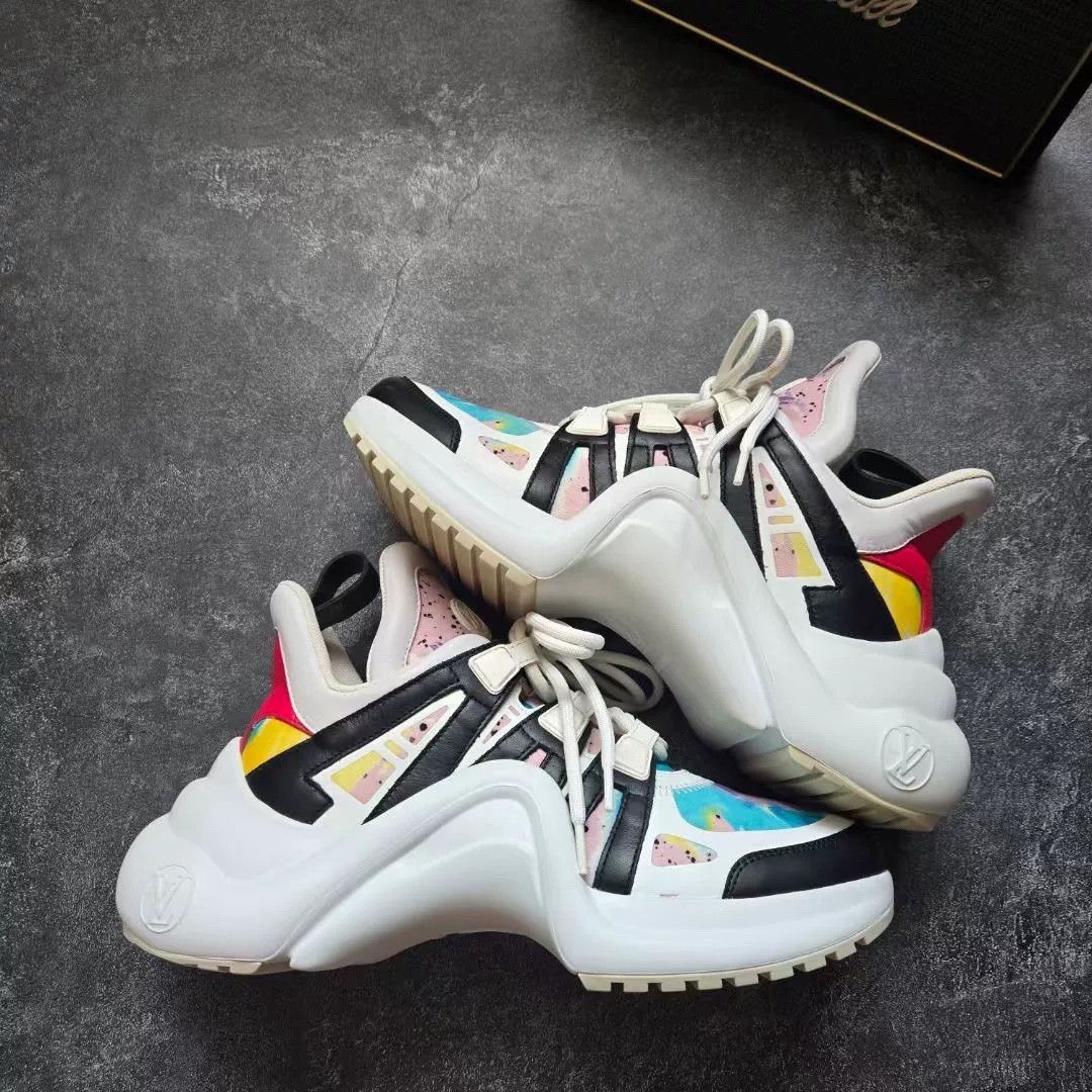 Louis Vuitton Louis Vuitton Lowtop Sneakers 37 Women Size US 6.5 / IT 36.5 - 1 Thumbnail