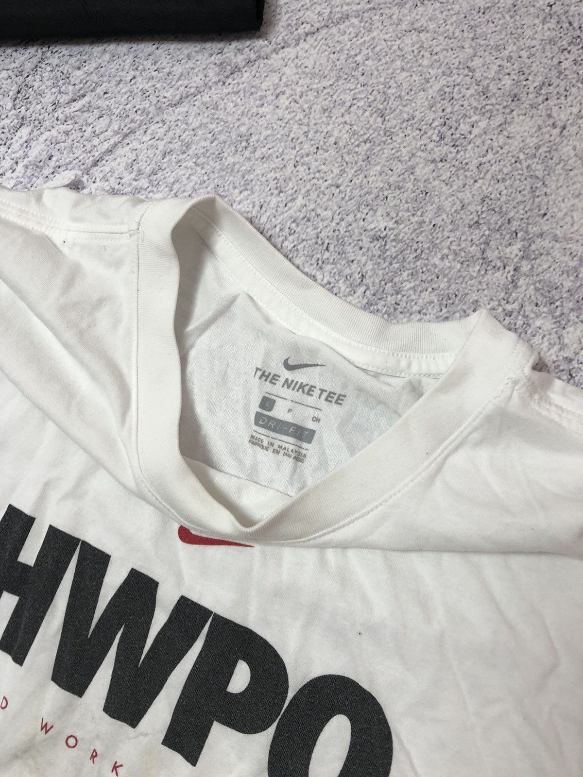 Nike Men’s t-shirt Nike size s Size US S / EU 44-46 / 1 - 3 Thumbnail