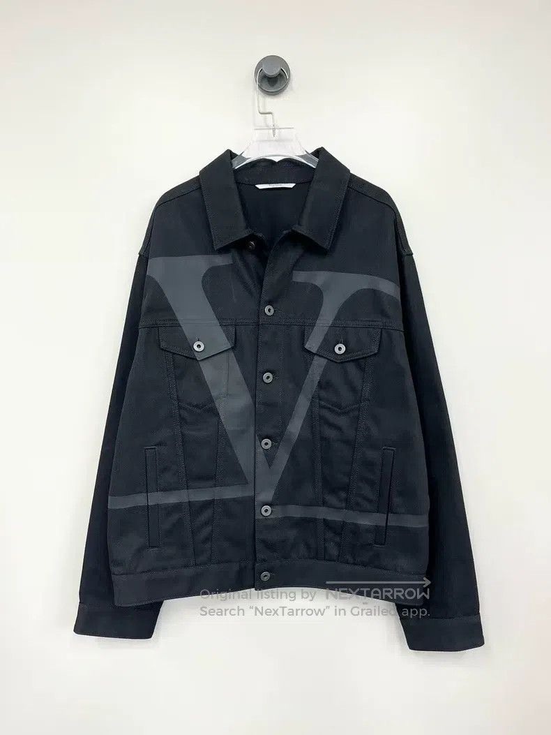 Valentino Valentino Black big V logo denim jacket jacket Size US S / EU 44-46 / 1 - 1 Thumbnail