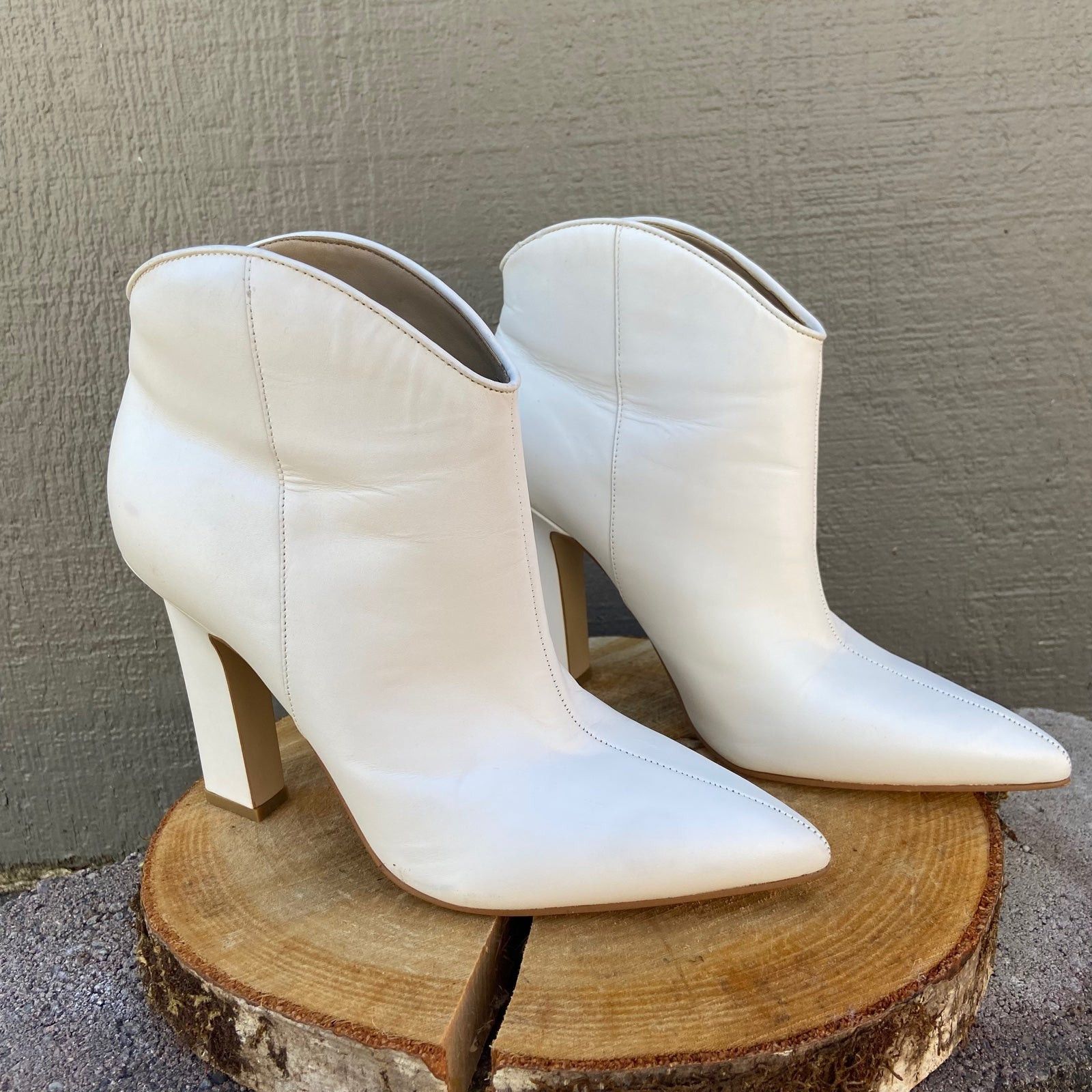 Marc Fisher Marc Fisher LTD White Leather Pointed Toe Ankle Booties Size US 8.5 / IT 38.5 - 6 Thumbnail