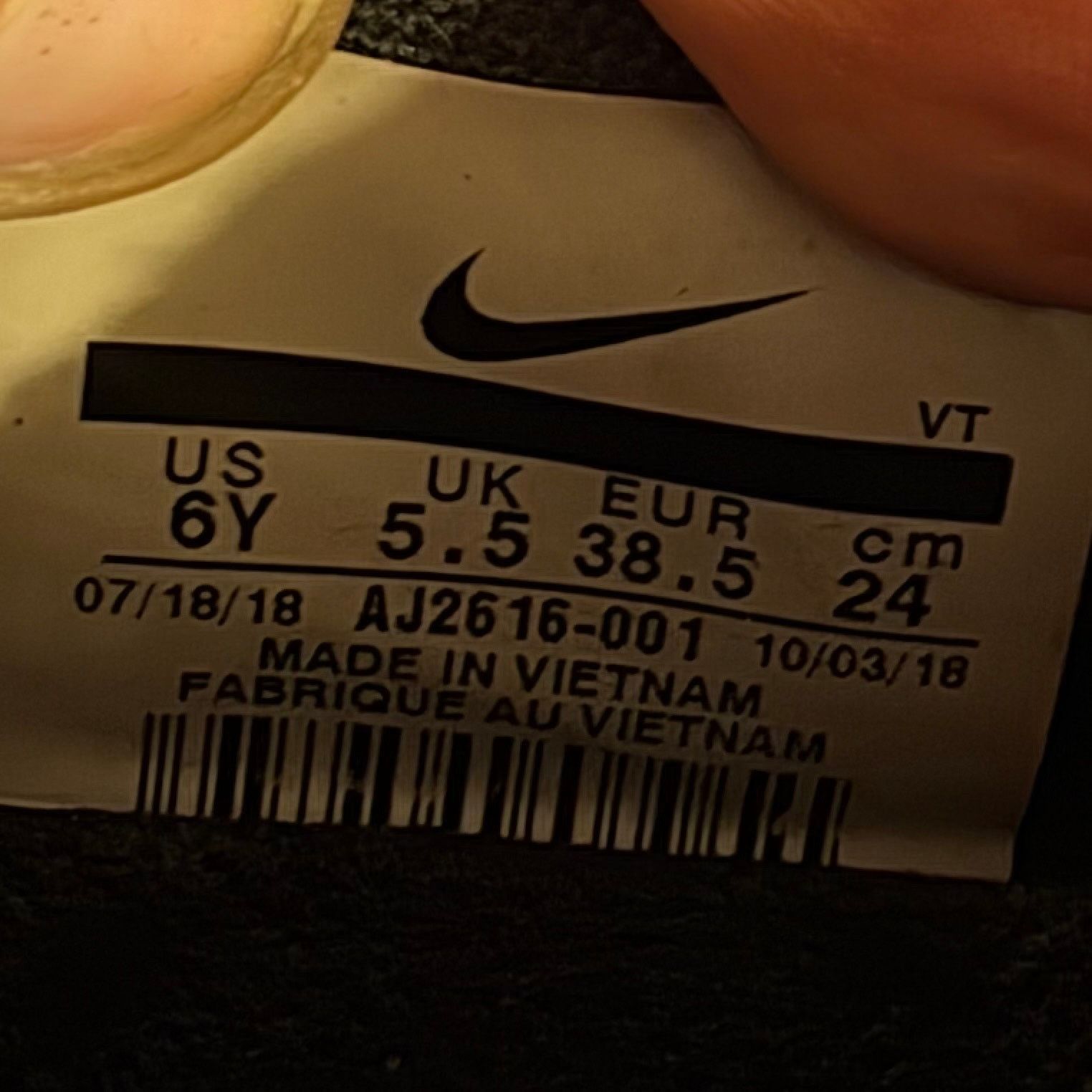 Nike Nike Air VaporMax 2019 Black Gray Sneakers 6Y (Men’s Size 6) Size US 6 / IT 36 - 6 Thumbnail