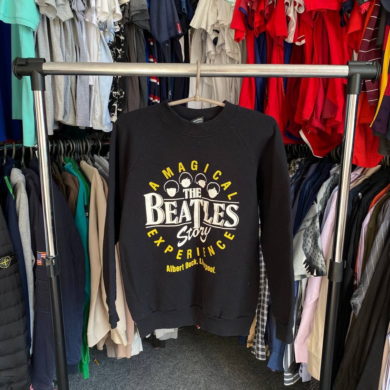 Band Tees × Vintage Vintage 90’s The Beatles Big logo rock band y2k sweatshirt Size US S / EU 44-46 / 1 - 1 Thumbnail
