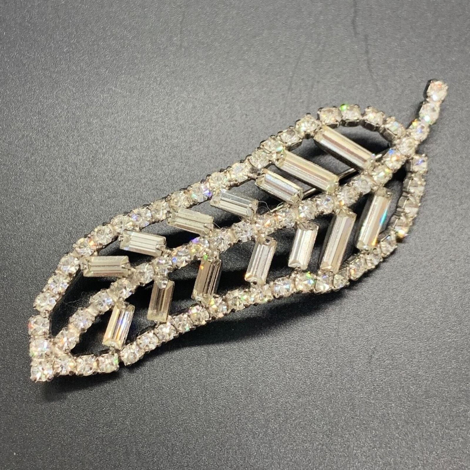 Other Vintage Silver Tone Baguette Rhinestone Leaf Brooch 3.25" Size ONE SIZE - 5 Thumbnail