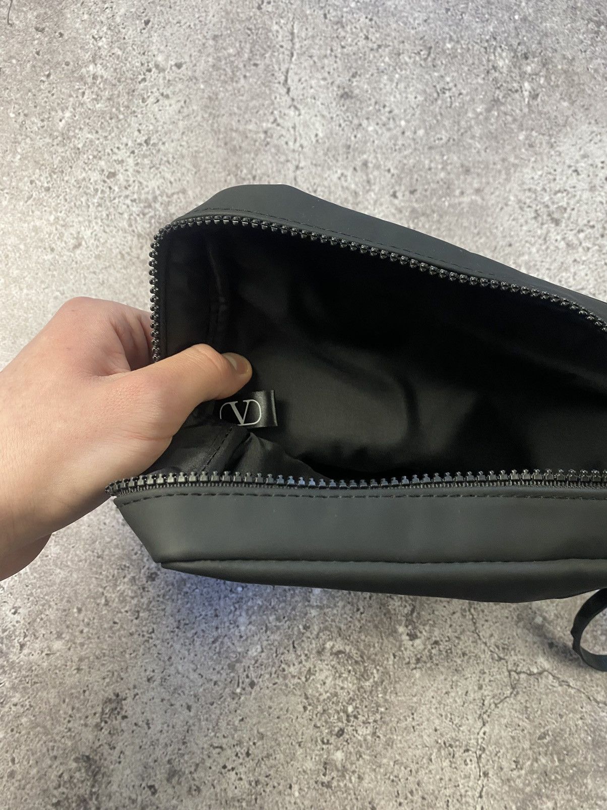 Valentino VALENTINO BIG LOGO BLACK MATTE HAND BAG LUXURY ❗️RARE ❗️ Size ONE SIZE - 5 Thumbnail