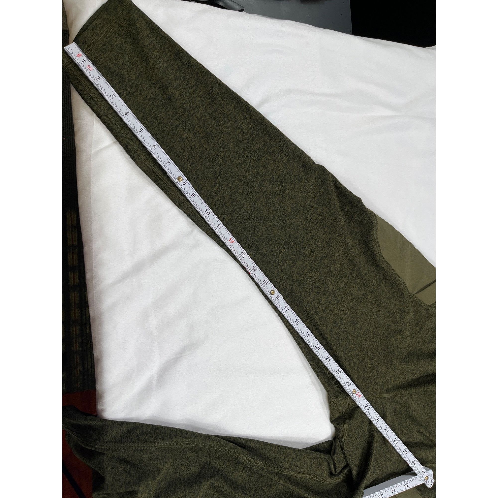 Old Navy Old navy SKU 7681 Ladies Olive Green Athletic Leggings With Size 33" - 6 Thumbnail