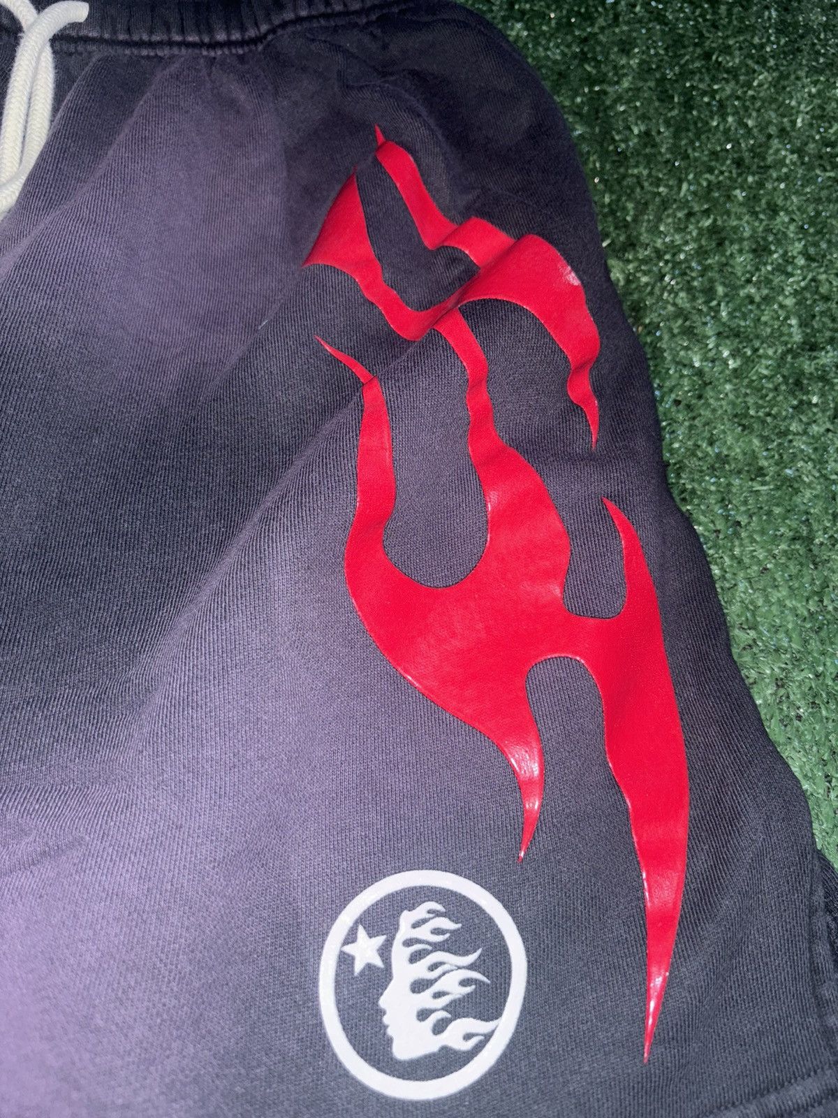 HELLSTAR Hellstar Black Purple Red Flame Shorts Size US 34 / EU 50 - 7 Thumbnail