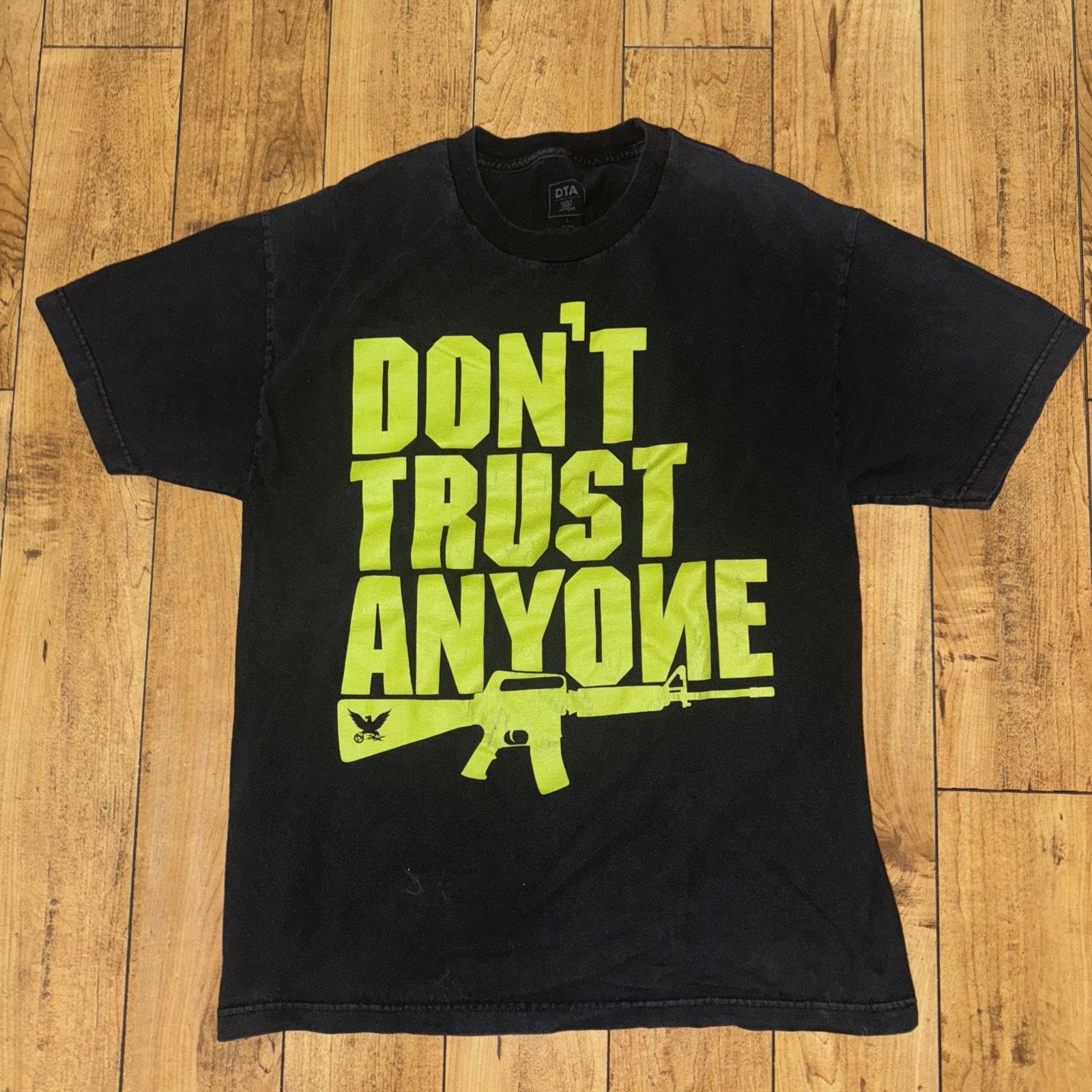 Vintage VNTG DTA Don’t Trust Anyone T-Shirt Black L 19x26 Streetwear Size US L / EU 52-54 / 3 - 1 Thumbnail