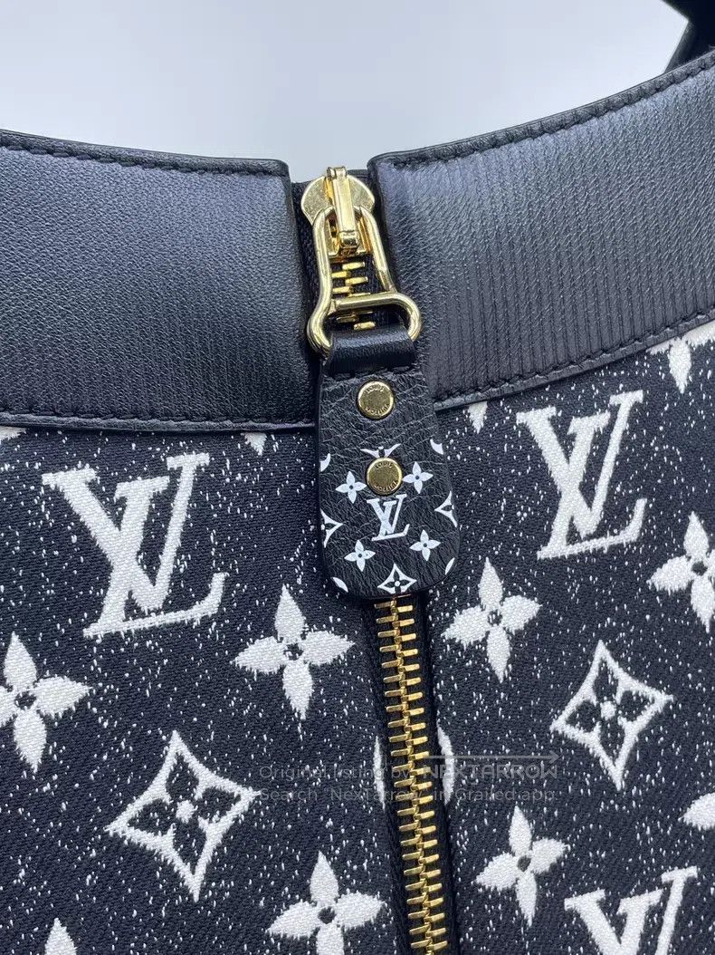 Louis Vuitton Louis Vuitton Black and white presbyopic full print cutout Size XS / US 0-2 / IT 36-38 - 3 Thumbnail