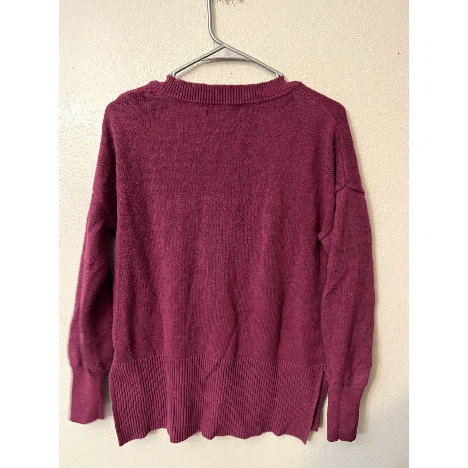 Vintage Tahari V Neck Sweater Womens Size Small Purple Knit Long Sleeves Cotton Polyester Size S / US 4 / IT 40 - 3 Thumbnail