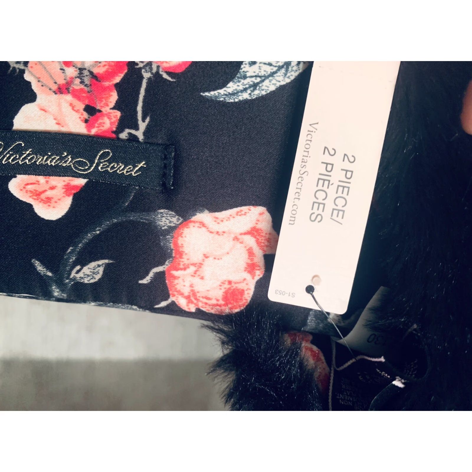 Victoria's Secret Victoria's Secret Satin Floral Faux Fur Cozy Slides Slippers Women Slipper Black Satin Dust Bag Size ONE SIZE - 5 Thumbnail