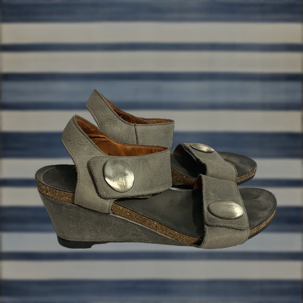 Taos VINTAGE: No — Taos Carousel 2 Wedge Sandals Graphite Metallic Gray Hook And Loop Women’s Sz 38 Size US 8 / IT 38 - 1 Thumbnail