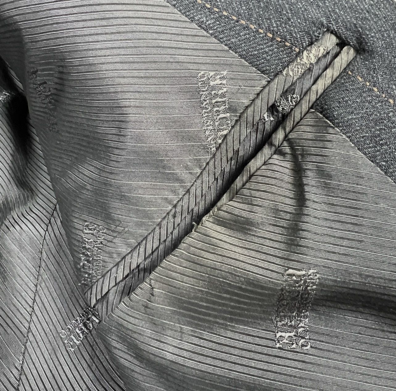 Gianfranco Ferre Gianfranco Ferré Men’s 2-Piece Suit Charcoal Pinstripe Wool Size 46R - 6 Thumbnail