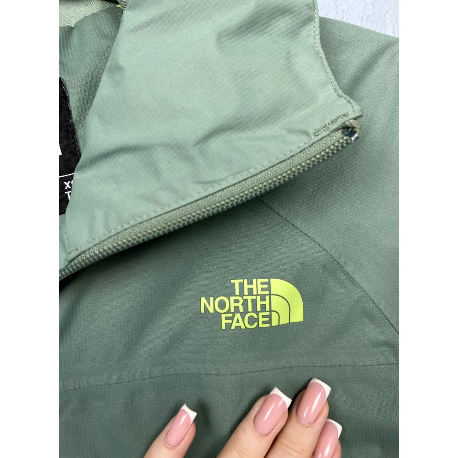 The North Face The North Face Womens Dryvent Jacket XS size, Multicolor, Hooded, Logo, Zip, Windbreaker, Outdoor, Regular, Women Size XS / US 0-2 / IT 36-38 - 3 Thumbnail