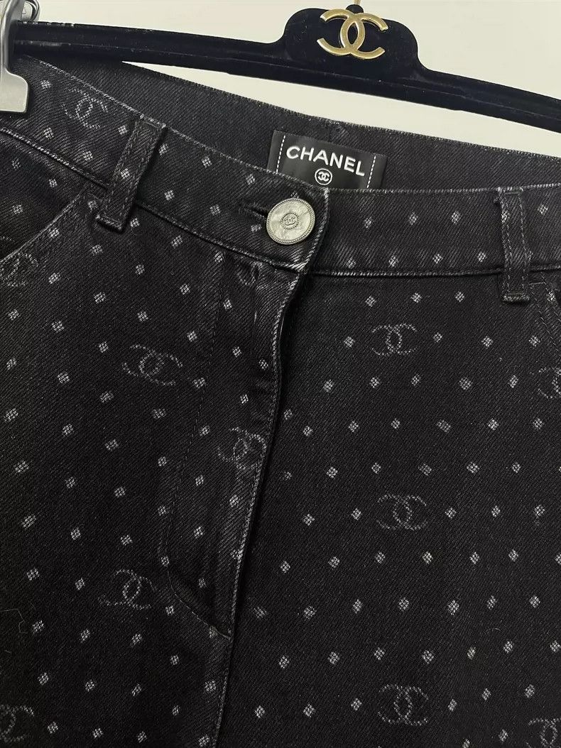 Chanel Chanel Black full logo wide-leg jeans Size 27" / US 4 / IT 40 - 3 Thumbnail