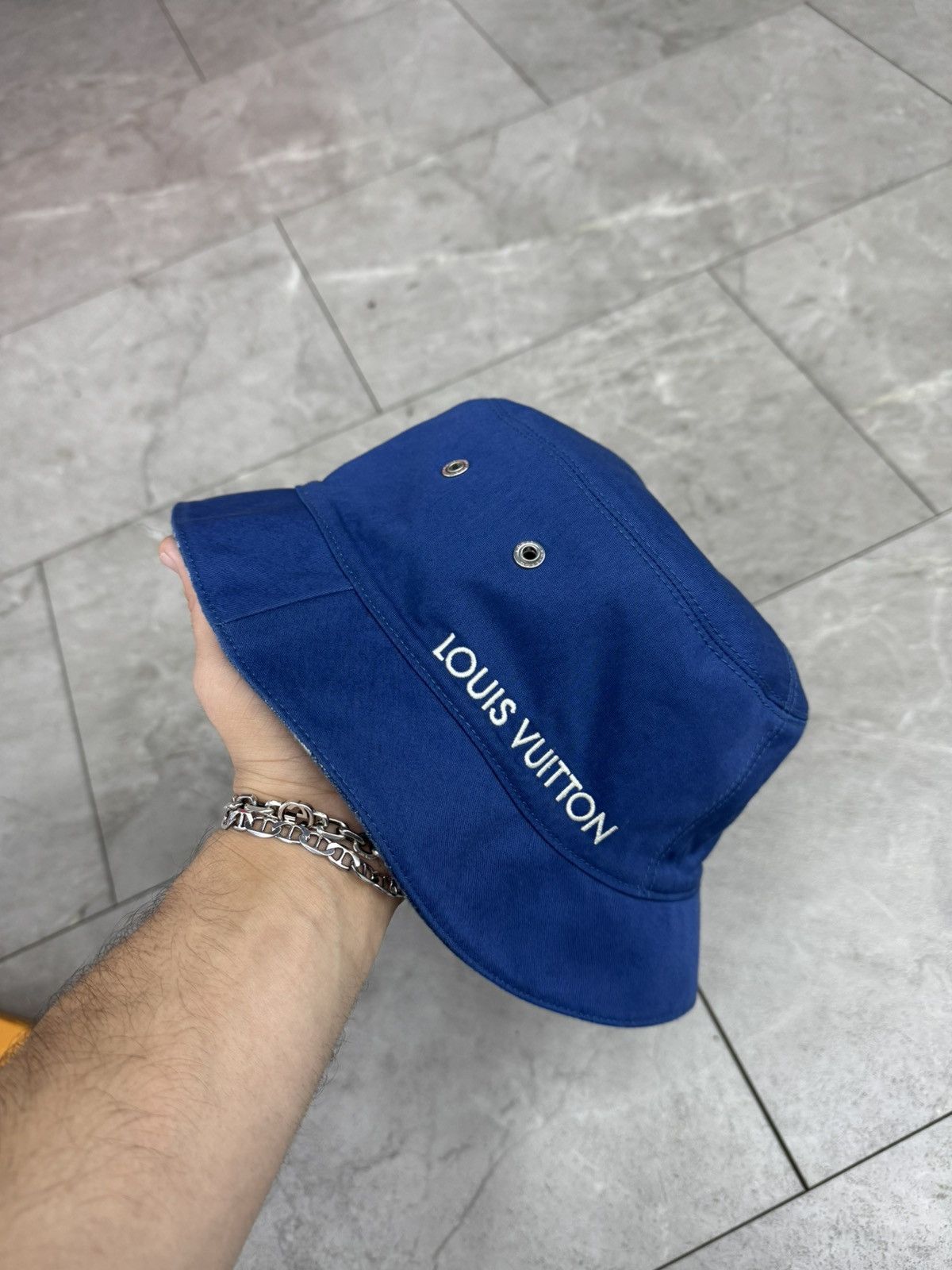 Louis Vuitton Louis vuitton monogram reversible denim bucket hat LV Size ONE SIZE - 4 Thumbnail
