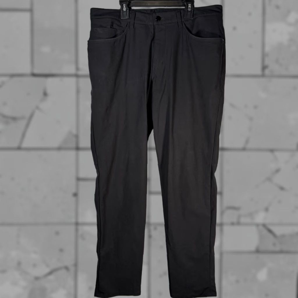 Lululemon Lululemon Pants Mens 34x33 Black 100% Polyester Athletic Ankle Activewear Regular Size Type Size US 34 / EU 50 - 1 Thumbnail