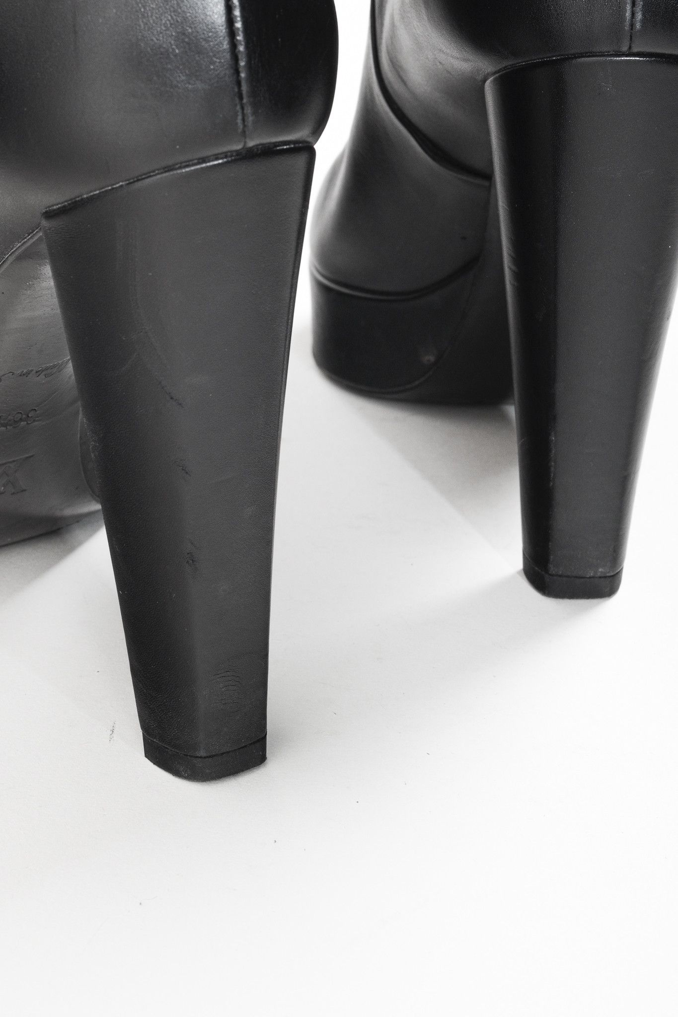 Louis Vuitton Louis Vuitton LV Monogram Tall Black Leather Platform Boots Size US 6 / IT 36 - 10 Thumbnail