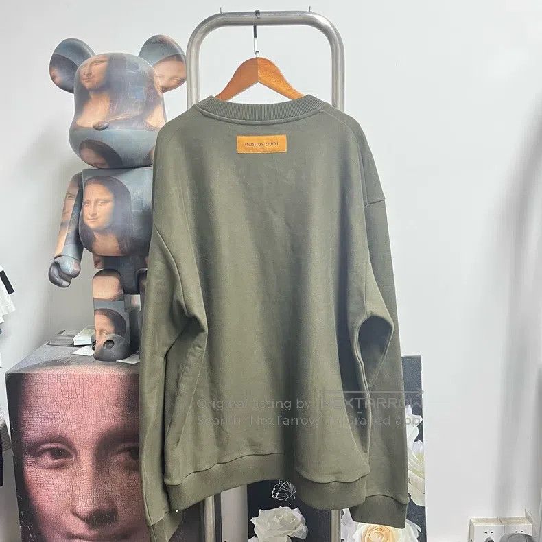 Louis Vuitton Louis Vuitton size 4l Flocked logo sweatshirt Size US M / EU 48-50 / 2 - 2 Thumbnail