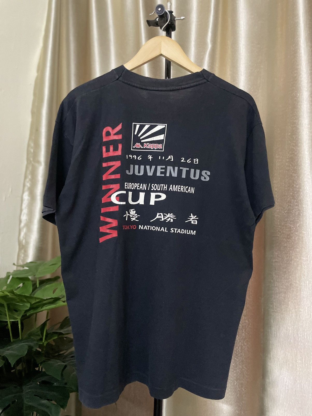 Vintage JUVENTUS 1996 TRAINING FOOTBALL INTERNATIONAL CUP TOKYO TEE Size US XL / EU 56 / 4 - 2 Thumbnail