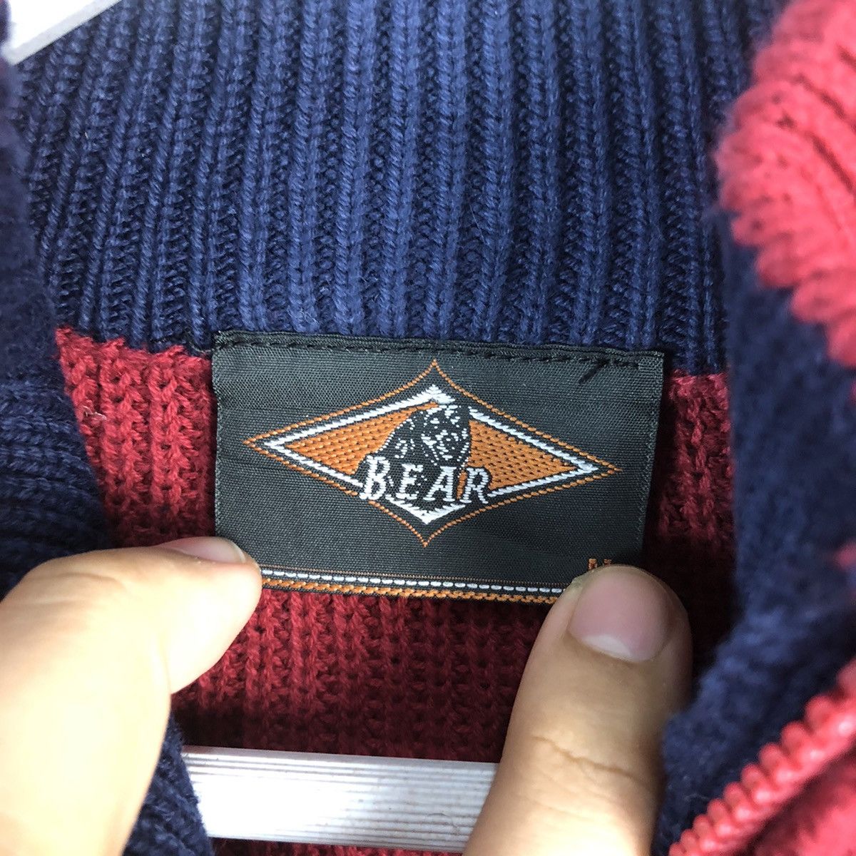 Vintage Bear Red surf sweater Sweatshirt #A2372 Size US M / EU 48-50 / 2 - 11 Thumbnail